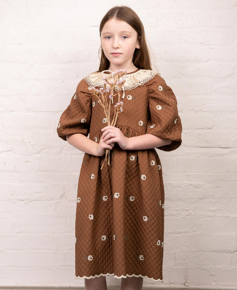 Kız Çocuk Elbisesi, Vivian Brown